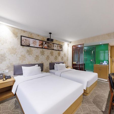Fuhao Hotel Гуанджоу Екстериор снимка